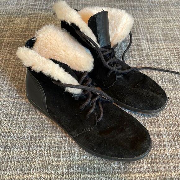 EMU Australia Black Suede “Winton” Lace Up Boot - Picture 1 of 7